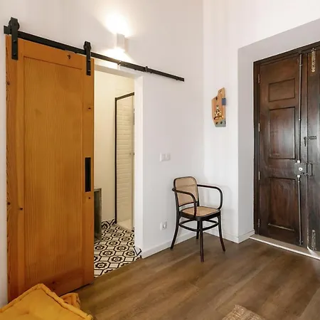 Alma Villa *